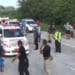 Petugas mengevakuasi korban kecelakaan bus