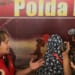 Pedangdut jebolan KDI berinisial AS (kedua kiri)
