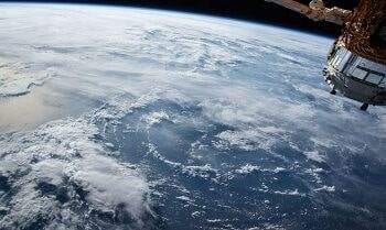 Satelit
