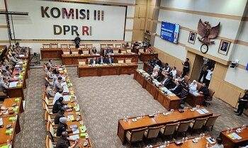 rapat komisi iii dpr