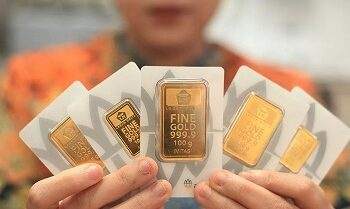 Harga Emas Antam Naik Rp5.000 per Gram